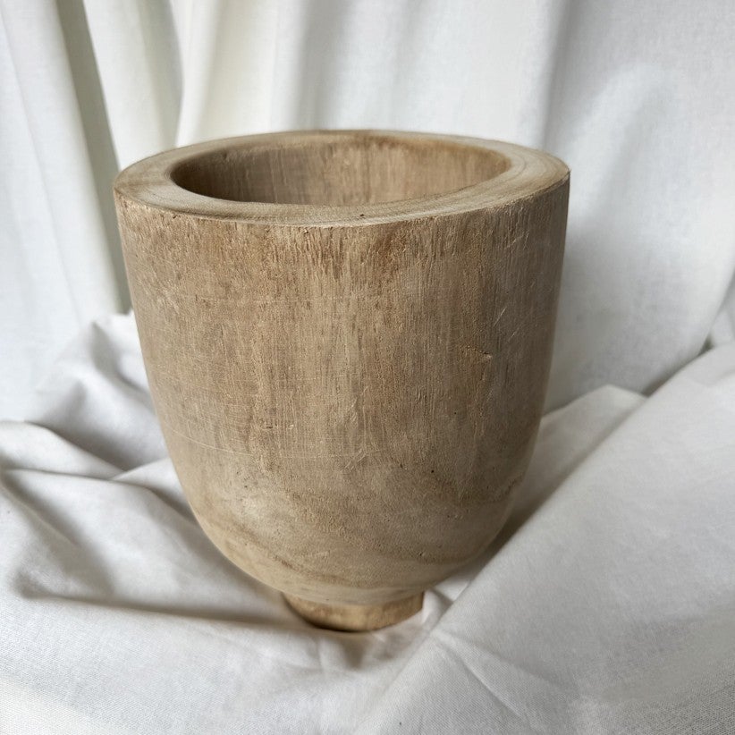 Wade wooden footed pot