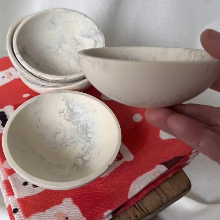 Kella Resin Bowl 10x3.5 Snow